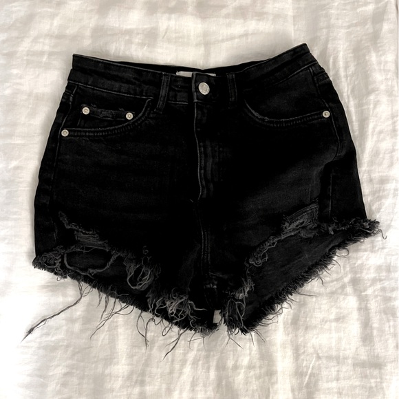 Zara Distressed Black Denim Shorts - Picture 1 of 1